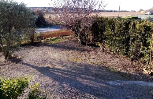 Sablet Apartment | Gîte for 4 adults and 1 child (-3 years) at the entrance to Sablet