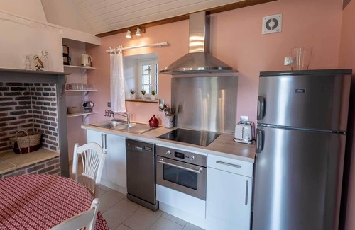 Pinsac Cottage | Gîte for 4 with bedroom in outbuilding - between Rocamadour and Sarlat