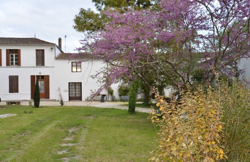 Sainte Gemme Cottage | GITE FREMIGERE - 4* - 6 BEDROOMS -CAMPAGNE-MER-PISCINE - sleeps 14