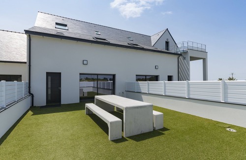 Kervan House | Gite Groix, 800m des Plages, Idéal Famille