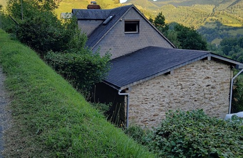 Germs-sur-l'Oussouet House | Gite in a small mountain village facing south.