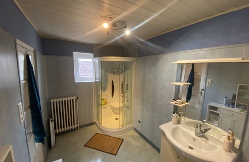 Mesnois Apartment | Gîte in a typical village, 10 minutes from Lac de Granvaud and 15 minutes from Chalain.