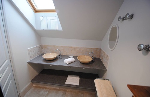 Marchais Cottage | Gite in Aisne with 5 bedrooms