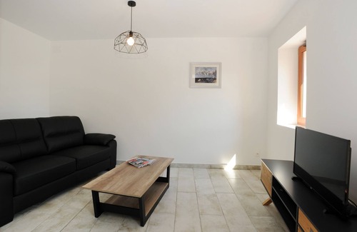 Montesquieu-des-Alberes House | Gîte in the heart of vineyards