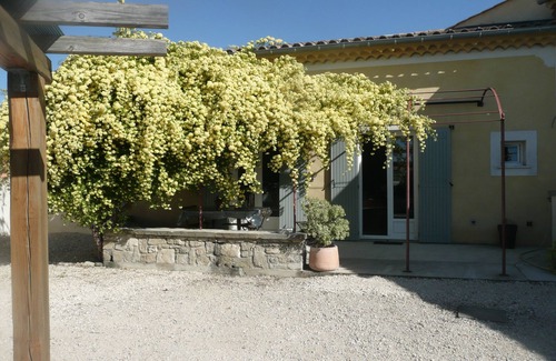 Mazan Cottage | Gîte in Mazan en Provence with swimming pool (sleeps 4)