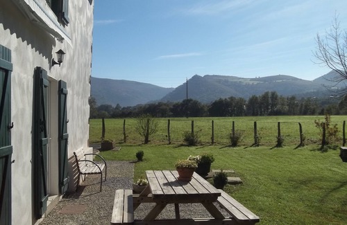 Bidarray House | Gite in the Basque Country: spacious vacation home close to mountains and beaches