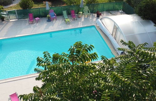 Fargues Cottage | Gîte in the heart of nature, large terrace, with swimming pool