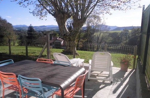 Helette Apartment | Gîte in the heart of the Basque Country on a working farm