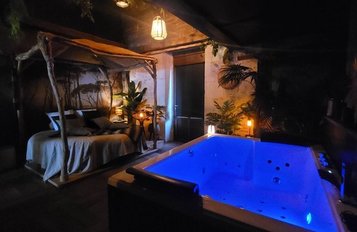 Montpezat-de-Quercy Apartment | Gite Insolite et SPA Privatif