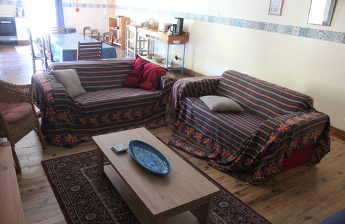 Saverdun Apartment | Gîte Jardin - spacious gîte in the heart of nature with heated swimming pool