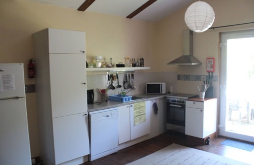 Saverdun Apartment | Gîte Jardin - spacious gîte in the heart of nature with heated swimming pool