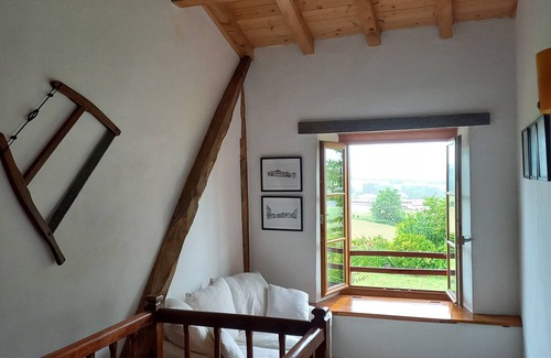 Beyrie-sur-Joyeuse House | Gite Jauberria, former farmhouse renovated in keeping with the old style