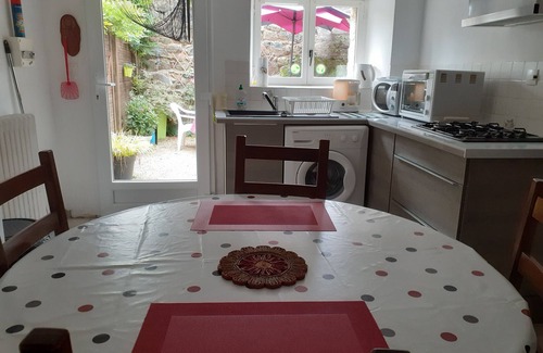 Graces House | Gite la Glycine 30 mins from the Sea