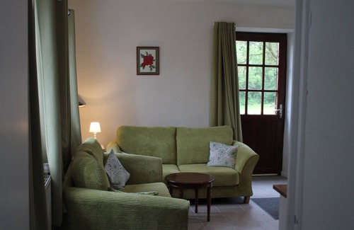 Fresne-la-Mere House | Gîte Larose sleeps 4 (accessible) just a stone's throw from Suisse Normande!