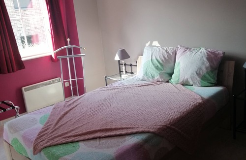 Annevoie-Rouillon Apartment | GITE "LE BEL ETAGE" 6 PERSONS WITH SWIMMING POOL AND JACUZZI Sleeps 3.
