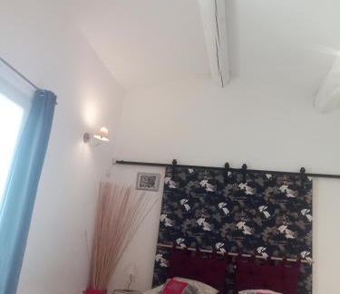 Cabrieres-d'Avignon Apartment | Gite LE PETIT LUBERON COQUELICOT