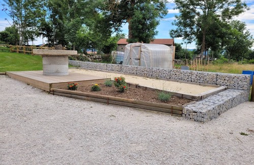 Grazac House | Gite le platane sleeps 14