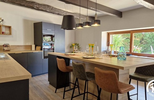 Almayrac House | GITE LE RUISSEAU DU BEJEAN with swimming pool and wooded grounds