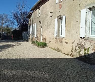 Montravers House | Gite Les Hamac's 12 personnes