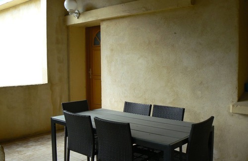 Le Cres House | Gite Les Lavandes 4 people swimming pool on Montpellier wine estate