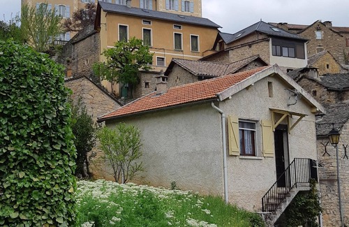 Mostuejouls Apartment | Gite "les nids d'hirondelles" Gorges du Tarn in listed village