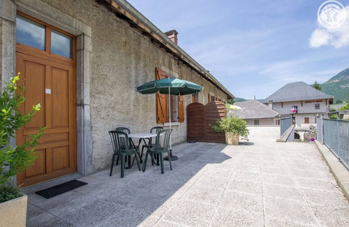 Thoiry House | Gite located 19km from Aillon le Jeune (family resort with 39km of slopes with the Margériaz) and 21