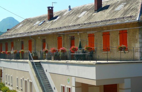 Thoiry House | Gite located 19km from Aillon le Jeune (family resort with 39km of slopes with the Margériaz) and 21