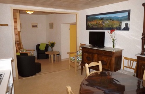 Lorcieres Cottage | Gite Lorcières, 2 bedrooms, 4 persons
