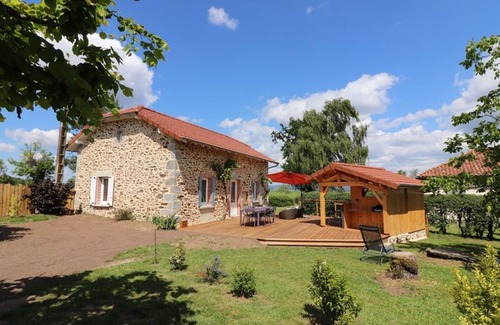 Maurs Cottage | Gite Maurs, 2 bedrooms, 5 persons
