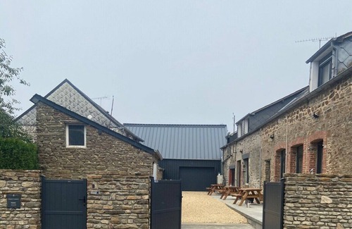 Beauvoir Cottage | Gîte-Modern-Ensuite with Bath-Courtyard view