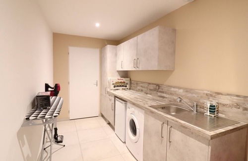 Neussargues-Moissac Cottage | Gite Neussargues en Pinatelle, 4 bedrooms, 9 persons