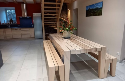 Neussargues-Moissac Cottage | Gite Neussargues en Pinatelle, 4 bedrooms, 9 persons