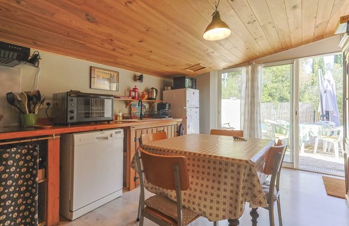 Lorgues Cottage | Gîte Nature in Lorgues, is a charmingly renovated holiday home for 4 people with a pool.