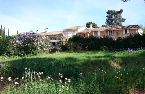 Laure-Minervois House | Gite near Carcassonne, Aude. Newly renovated gite in private domain. Beautiful, rural setting close to local amenities, pleasure lakes and beaches.