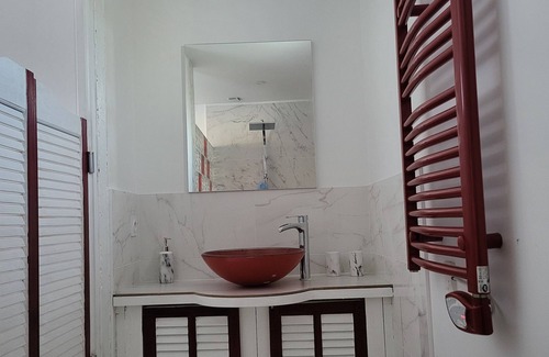 Saint-Clement-des-Levees Apartment | Gîte on the banks of the Loire in the suburbs of Saumur, in a village in the countryside