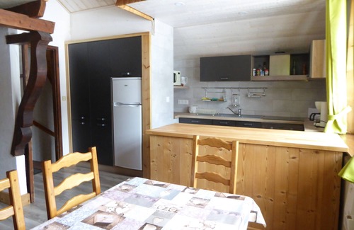 Chapelle-des-Bois Cottage | Gite of 80 m2 for 6-7 people, located on the first floor of a detached house