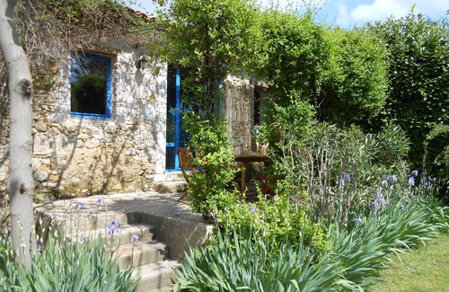 La Laupie House | Gîte piscine nature and calm, OCTOPUS