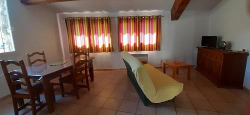 Pezilla-de-Conflent Apartment | GIte place République