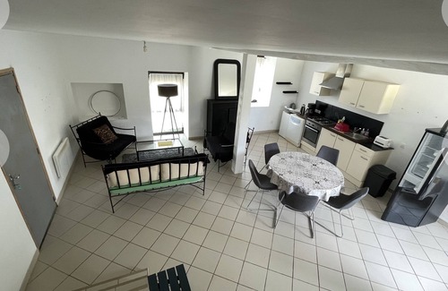 Sainte Gemme House | Gite Poirier, 6 Personnes, au Calme, Économique