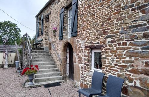 Menil-Vin House | Gite Rouge and la Ferme Blanche