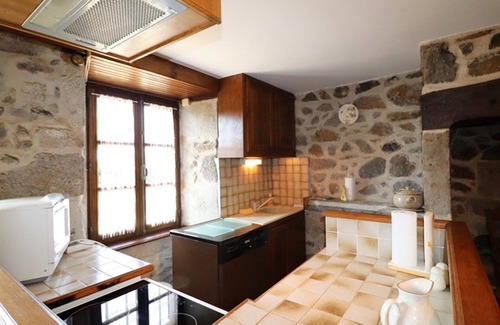 Saint-Etienne-de-Chomeil Cottage | Gite Saint-Étienne-de-Chomeil, 2 bedrooms, 4 persons