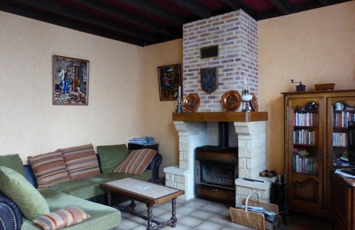 Saint-Germain-des-Fosses Cottage | Gite Saint-Germain-des-Fossés, 4 bedrooms, 8 persons