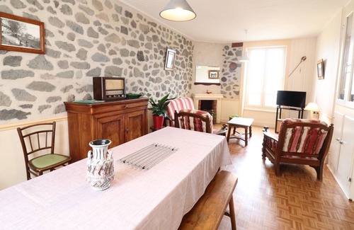 Saint-Cernin Cottage | Gite Saint-Cernin, 4 bedrooms, 6 persons