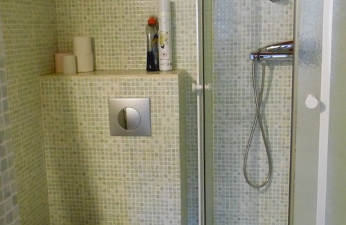 Aveze Apartment | Gîte Sancy, ground floor apartment in bucolic village. Pets allowed