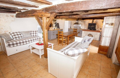 Sennevieres Cottage | Gite Sennevières, 6 bedrooms, 24 persons