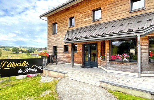 Septmoncel les Molunes Apartment | Gite Spacieux, Cosy, Tout Confort au Pied des Pistes