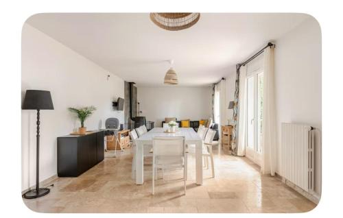 Thiron-Gardais Villa | GITE Thiron Gardais LA COUR aux PAUVRES