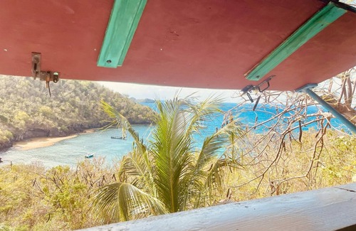 Grand Anse Cabin | Gite Ti Kazalo - Cabane perchée - sea view - direct access to the Baie des Tortues beach