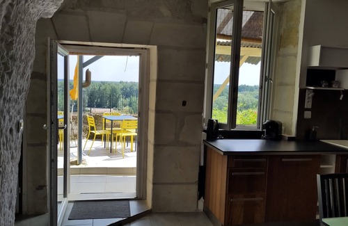 Rochecorbon Cottage | Gite Troglodyte Atypique - Suite du Ciel, view on the Loire - near the castles