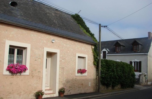 Vallon-sur-Gee Cottage | Gite Vallon-sur-Gée, 1 bedroom, 2 persons